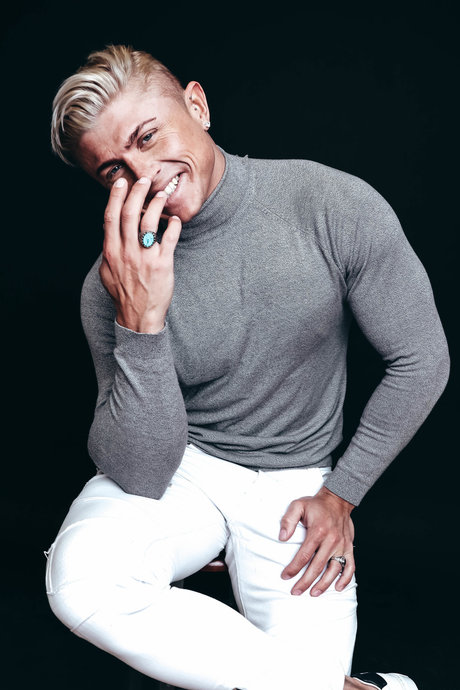 Genri Teivald sexy porno bilder