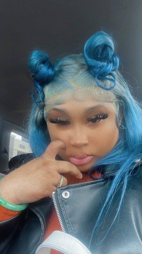 Nakedspacecadet schauspielerin sexy bilder