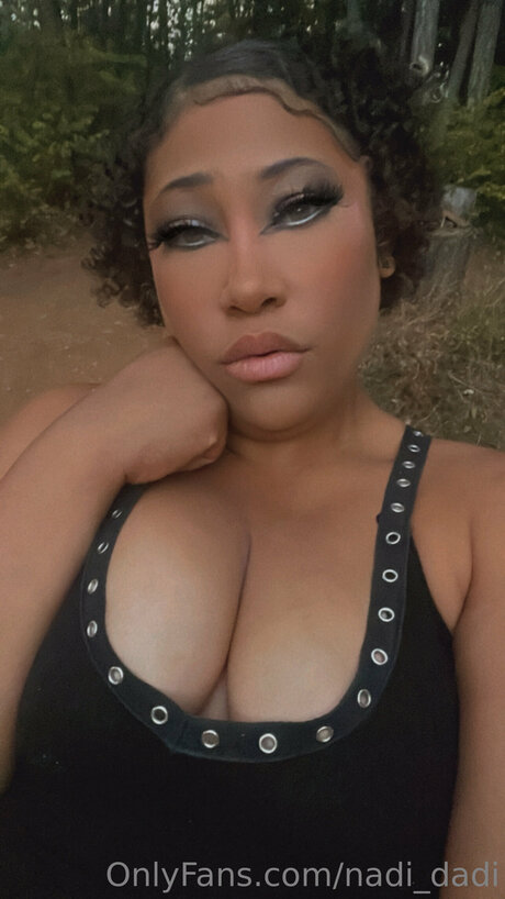 Nadi Hustle top nackten galerien