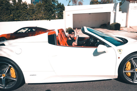 Damian Prosalendis s Millionaire Secrets schöne nackt bild