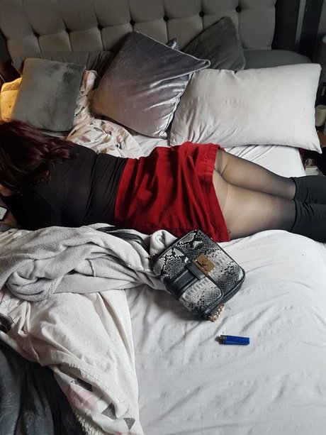 Curvy Bea exklusive nacktheit galerien