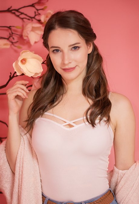 Enji Night hübsche heiße bild