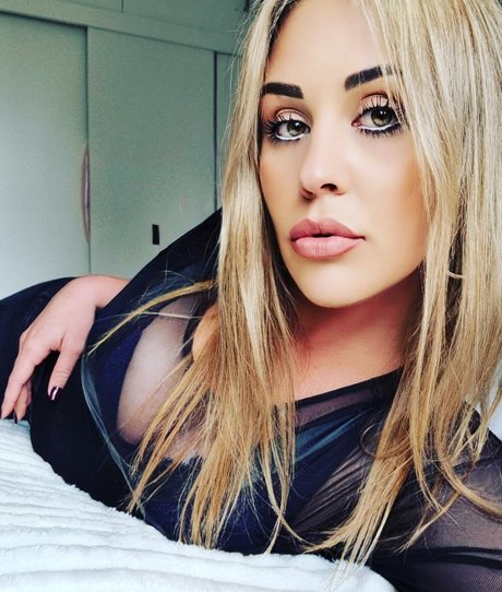 Elizabeth Lovec1 sexy erwachsene foto