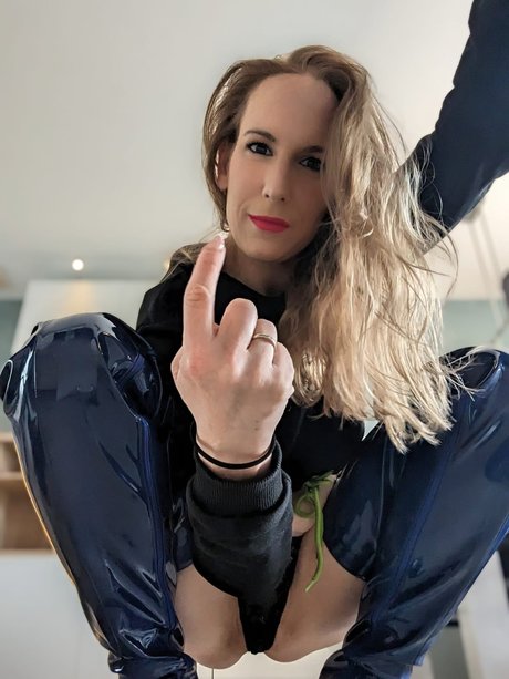 NaomiCUPH_ xxx hd bild