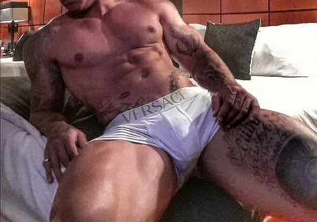 Valero XXX_ nackt heiße fotos