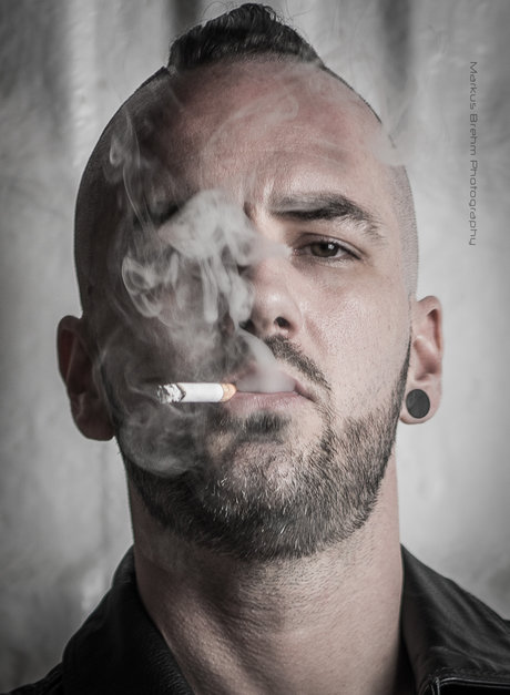 Chainsmoker schöne nacktheit bild