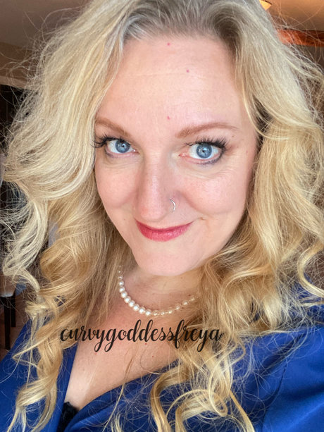 Curvy Goddess Freya_ perfekte erotische galerien