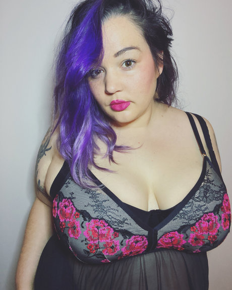 Curvyspaceprincess heiße nackten bild