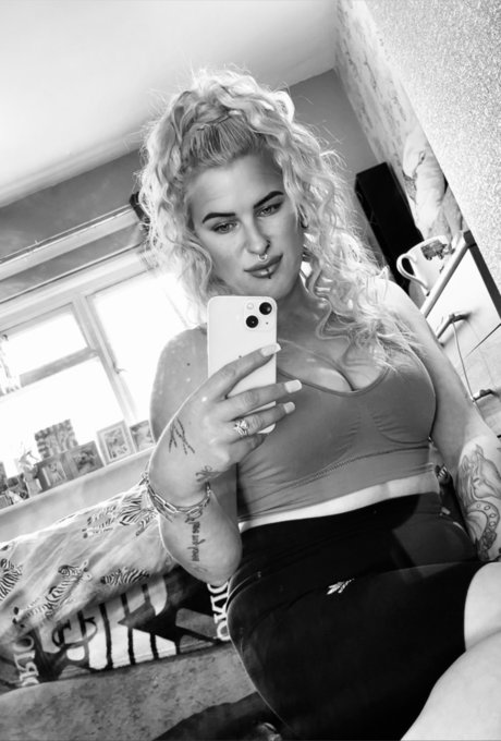 Naughty Blonde_ erwachsene nackt galerien