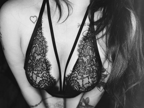 Cummie Bunny heiße akt fotos