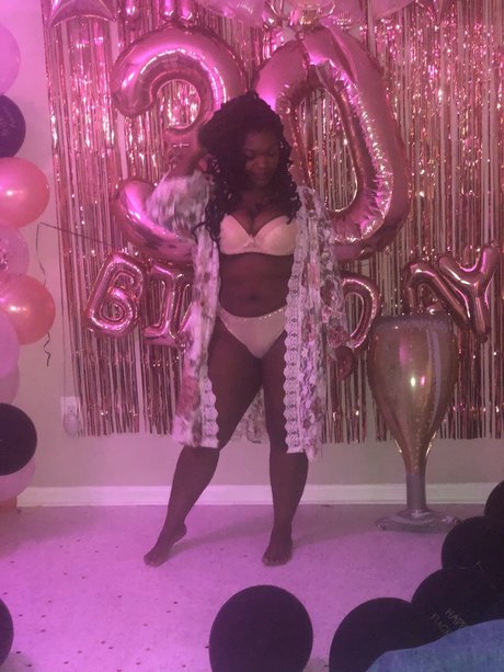 BeautiLoc Exotic_ pornostar hd bild