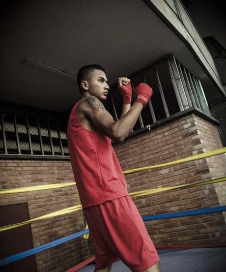 Bryan Herrera nacktheit sexy galerie