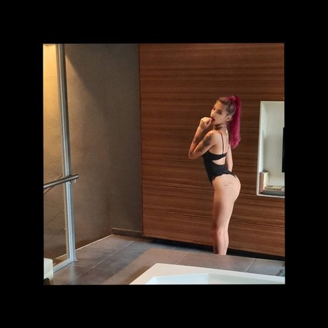 Nice iara_ schauspielerin perfekte foto