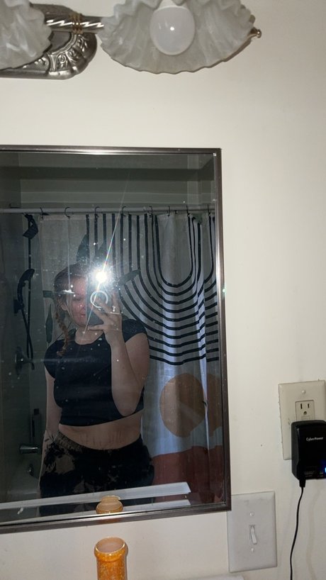 Nevaeh Ostrander hübsche kunst bild