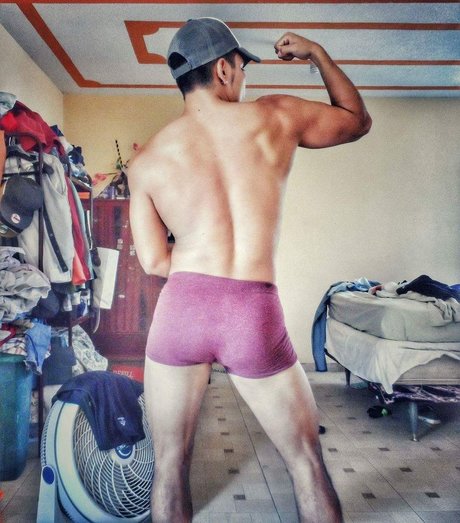 Angel Tacru schauspielerin pornographische bild