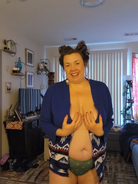 Hot Hula Hooping with Helga model akt fotos