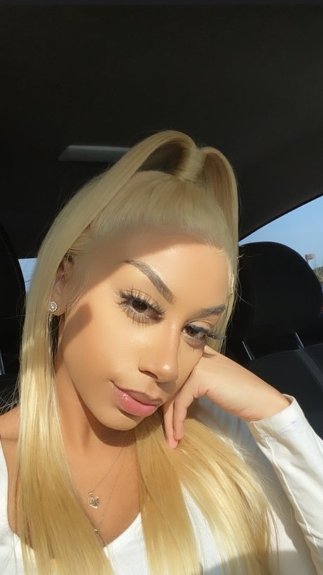 Balencei perfekte nackte archiv