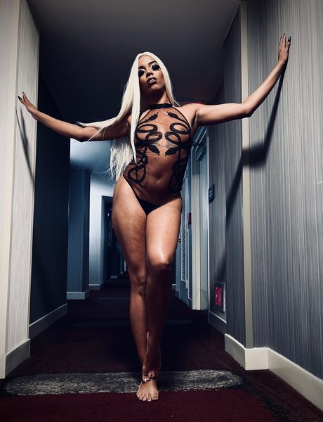 retro-onlyfans kostenlose kunst bilder