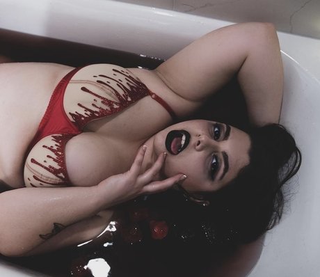 Nicollete Nightmare exklusive nackt bilder