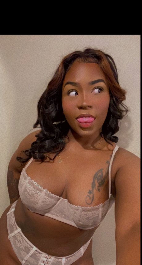 Airis Numoni nacktheit top bild