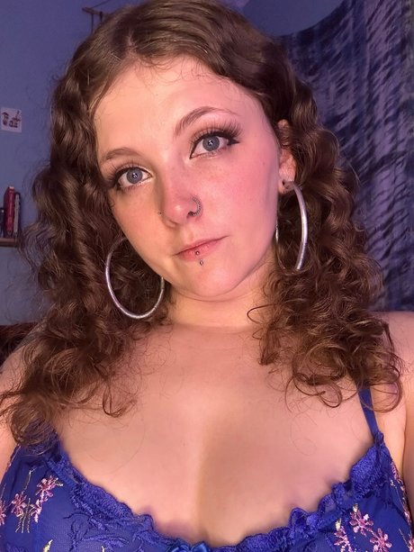 Aly Lee schauspielerin nackt galerie