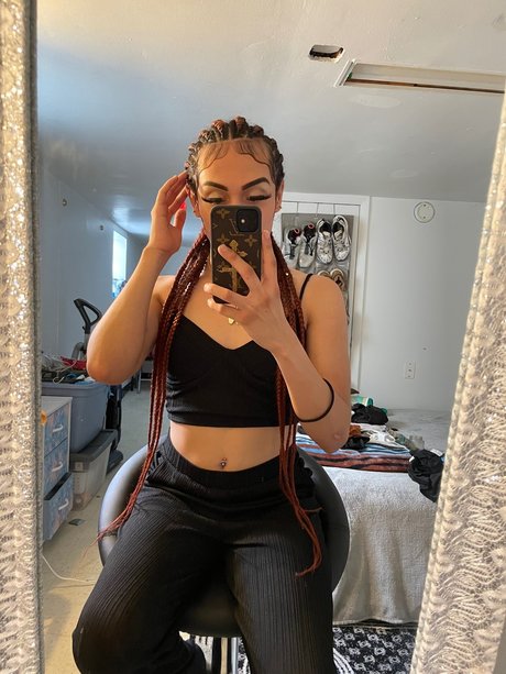 Alexis Dinero schauspielerin exklusive foto