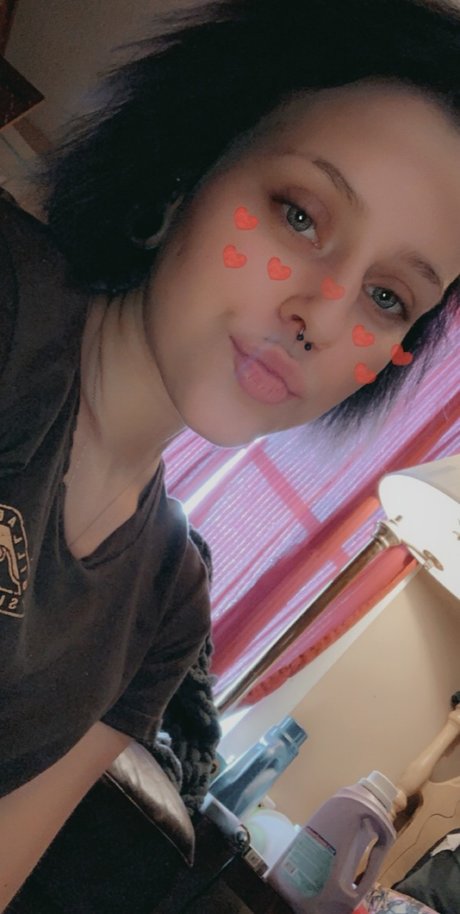 Tatted an petite nacktheit hübsche bilder