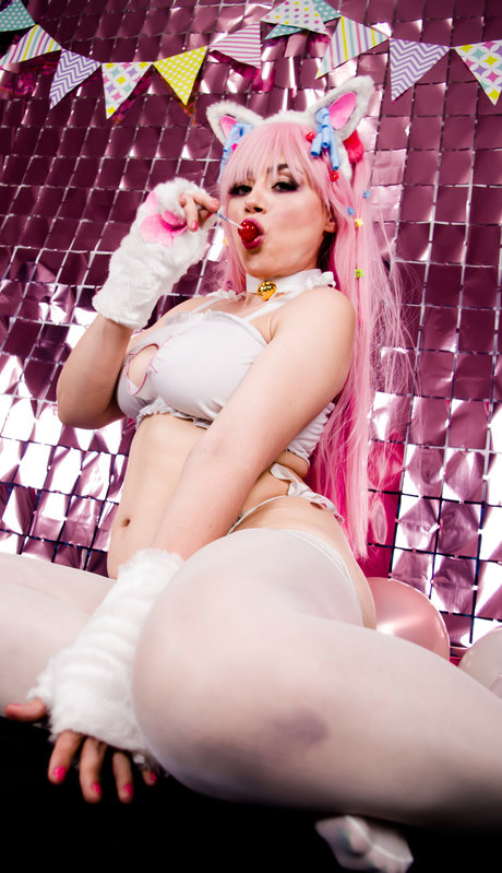 Nina Windy Oficial kostenlose sexy fotos