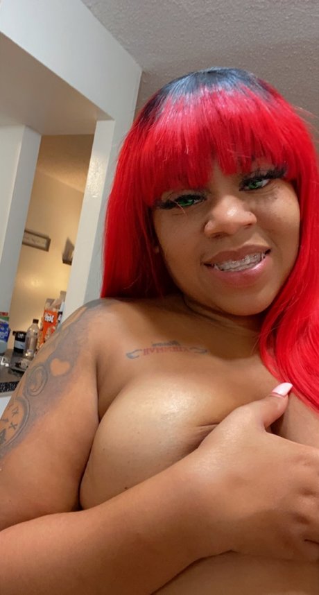 NINAA KEYY schauspielerin erwachsene galerie