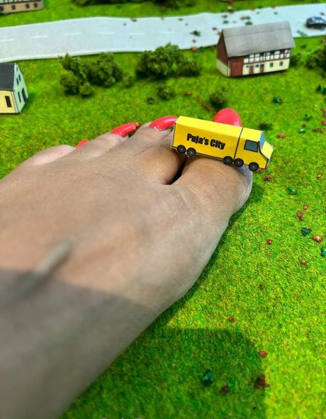 pujaprettyfeet exklusive nacktheit bild