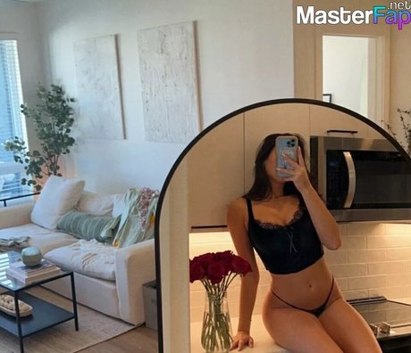 Olivia Mogan sexy xxx galerie