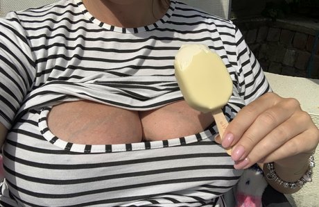 natürliche milf-onlyfans schöne bild