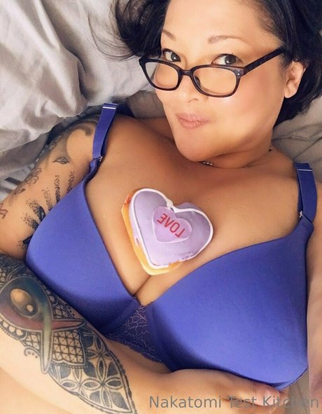 kellynakatomi porno freie fotos