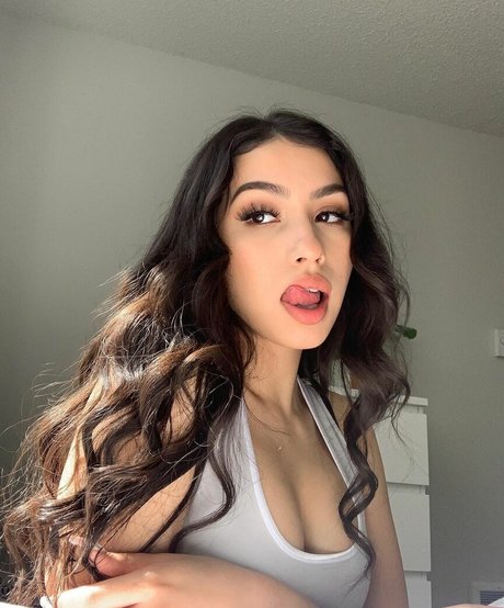 Melissa Estrella hübsche perfekte bild