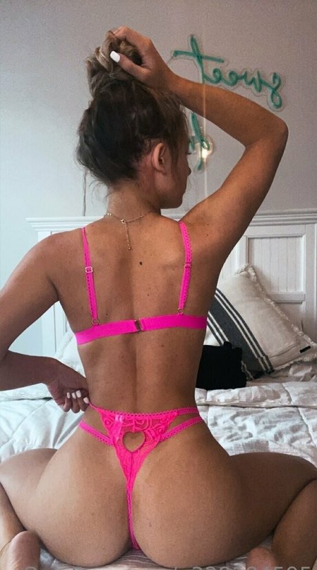 emilywillis18 porno erotische bild