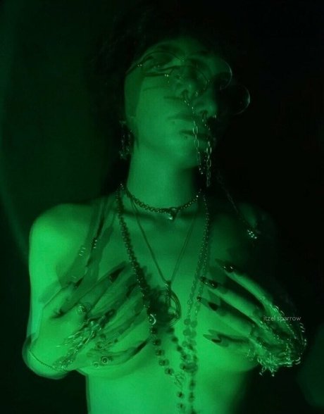 itzel2002free hd pornographische bild