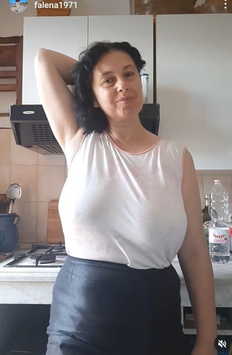 Emilia Di Giovanni erwachsene pornostar galerie