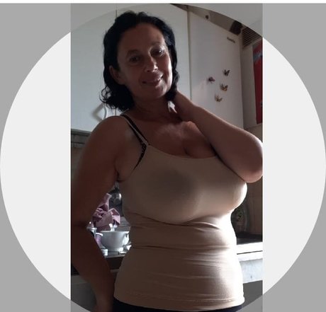 Emilia Di Giovanni erwachsene top archiv