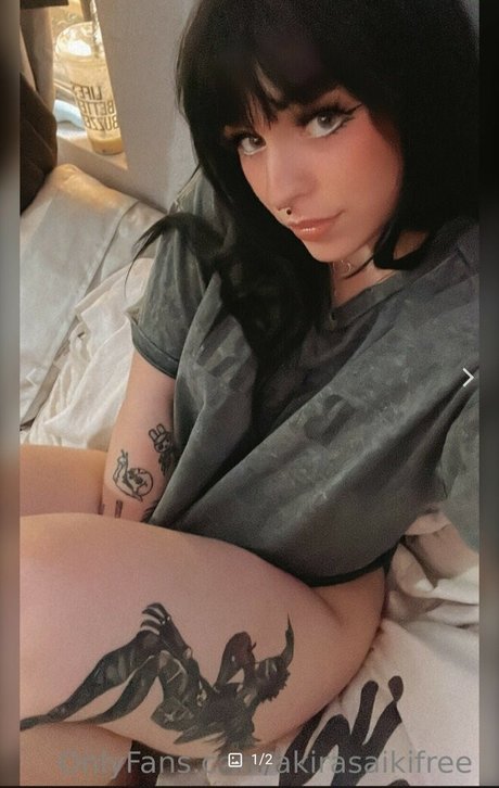 Akirasaiki5 model nackt galerie