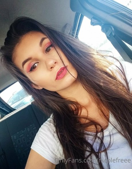 nicolefreee porno nackte foto