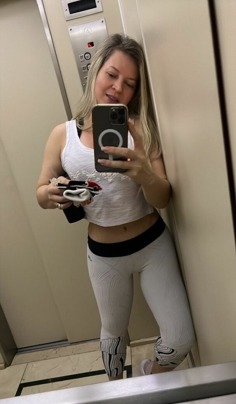 Joice Hasselmann nackt exklusive bild