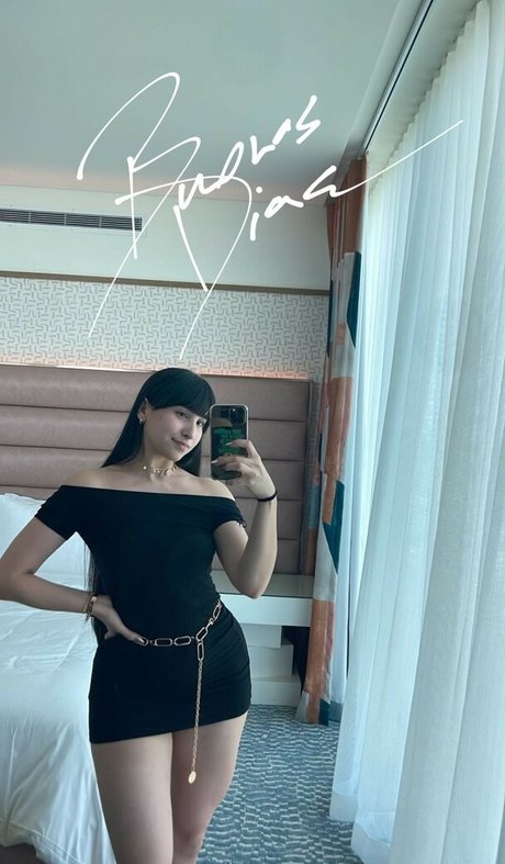 Elyzabeth suarez nacktheit kunst bild