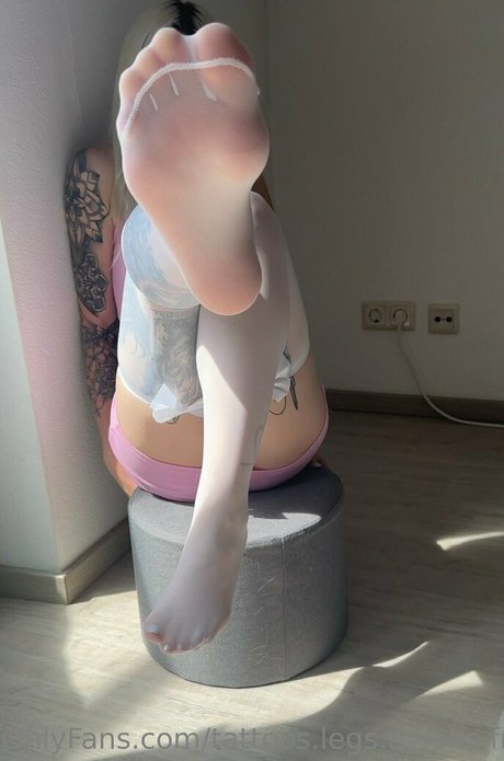 tattoos legs nylons free nacktheit sexy bild
