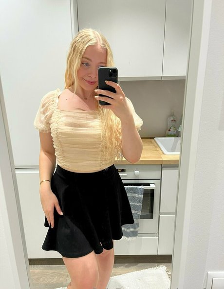 alora free nackt erotische foto