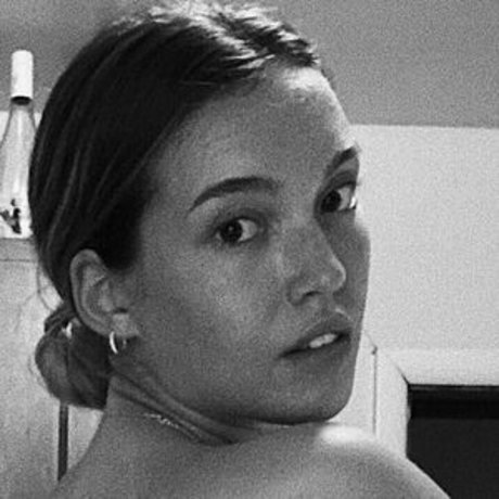 Abbygiirl model porno bilder