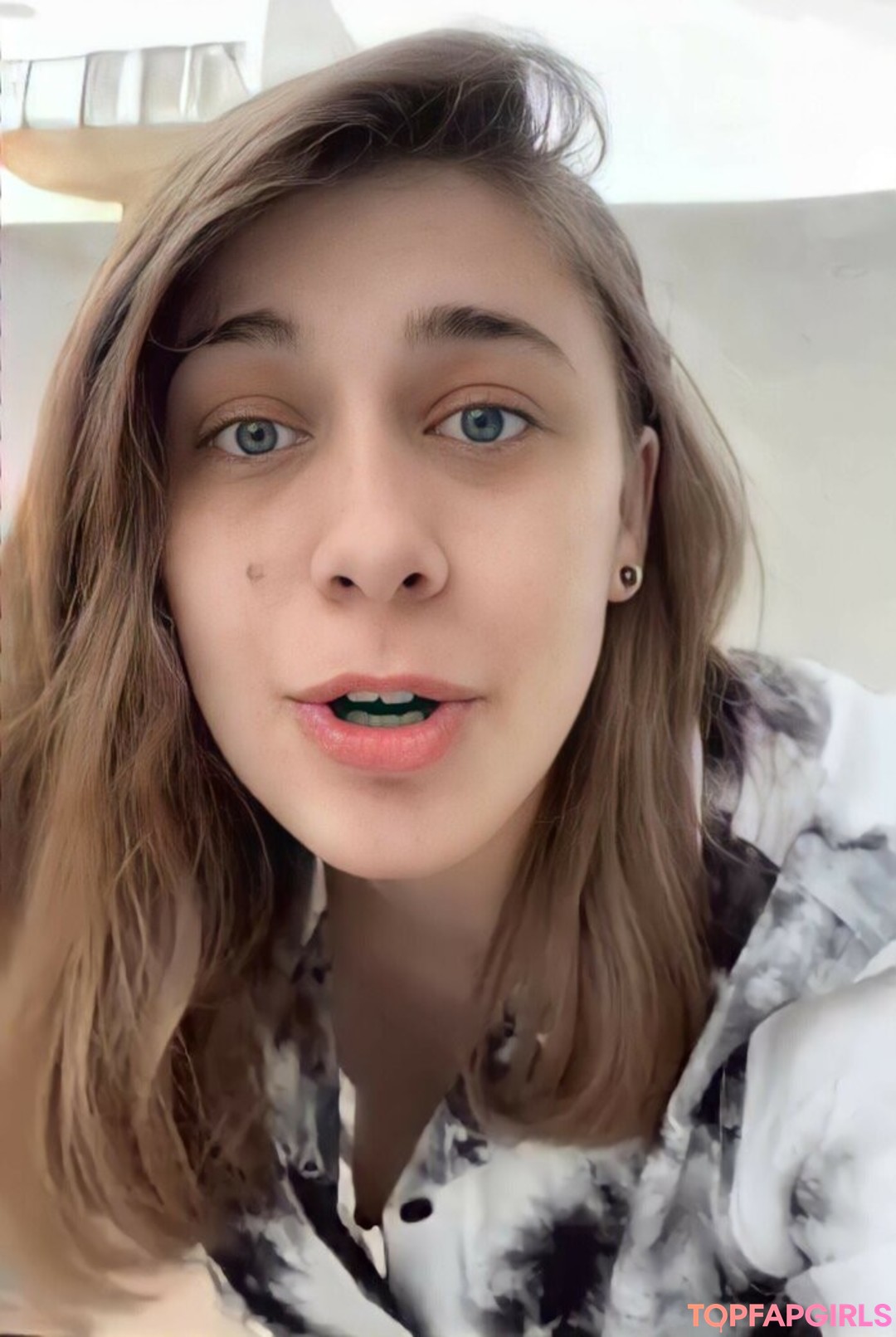 Onlyjayus nacktheit kostenlose galerie