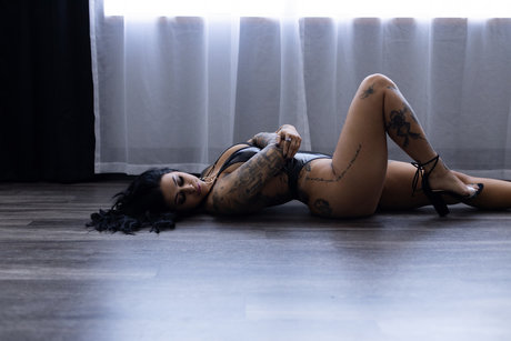 Clove_ kostenlose erwachsene fotos