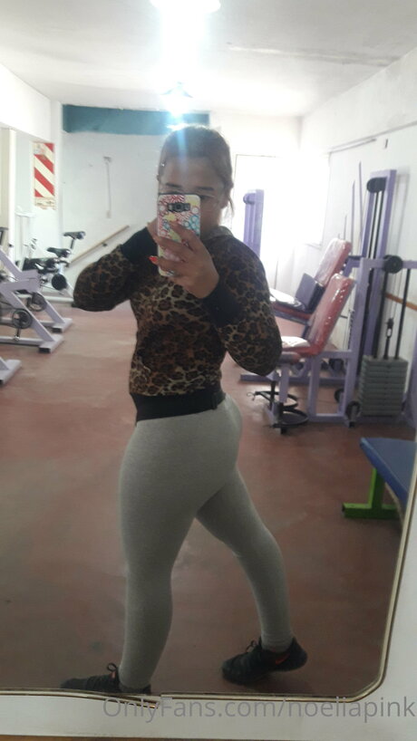 Noe Pink_ hübsche fotos