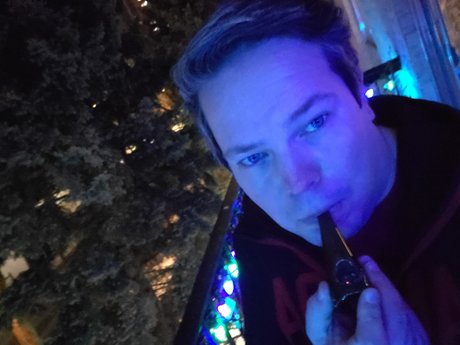 All Strapped Up model nackte bild