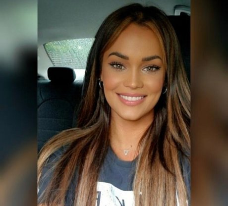 Adriana Luxxxxx perfekte nackten foto